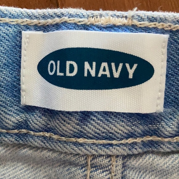 Light Washed Denim Shorts - Picture 5 of 6